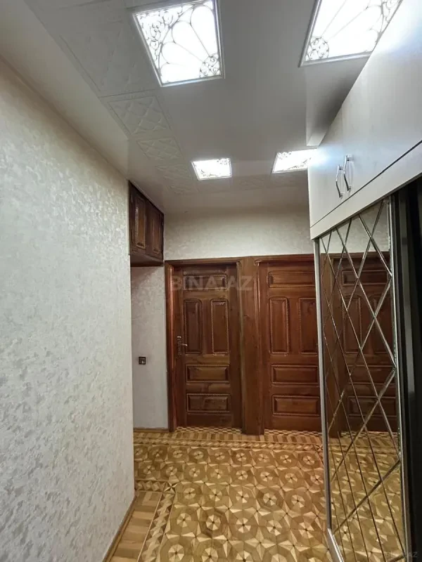 Satılır 4 otaqlı mənzil 100 m²