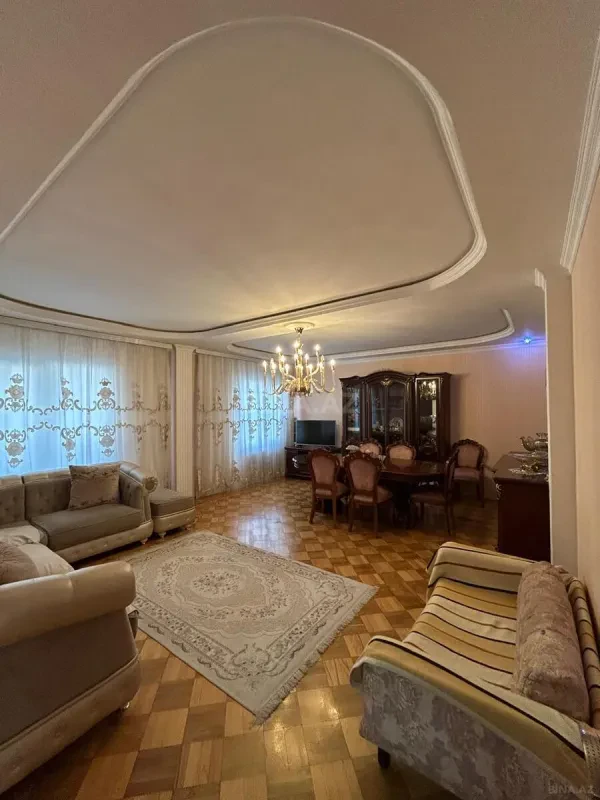 Satılır 4 otaqlı mənzil 100 m²