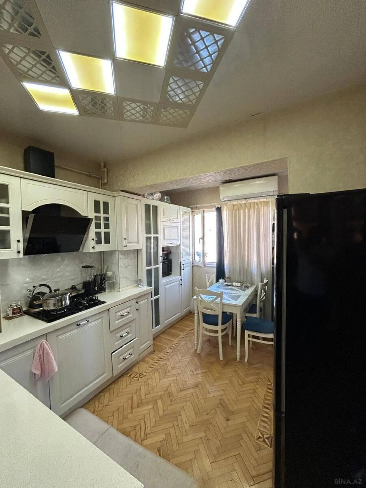 Satılır 4 otaqlı mənzil 100 m²