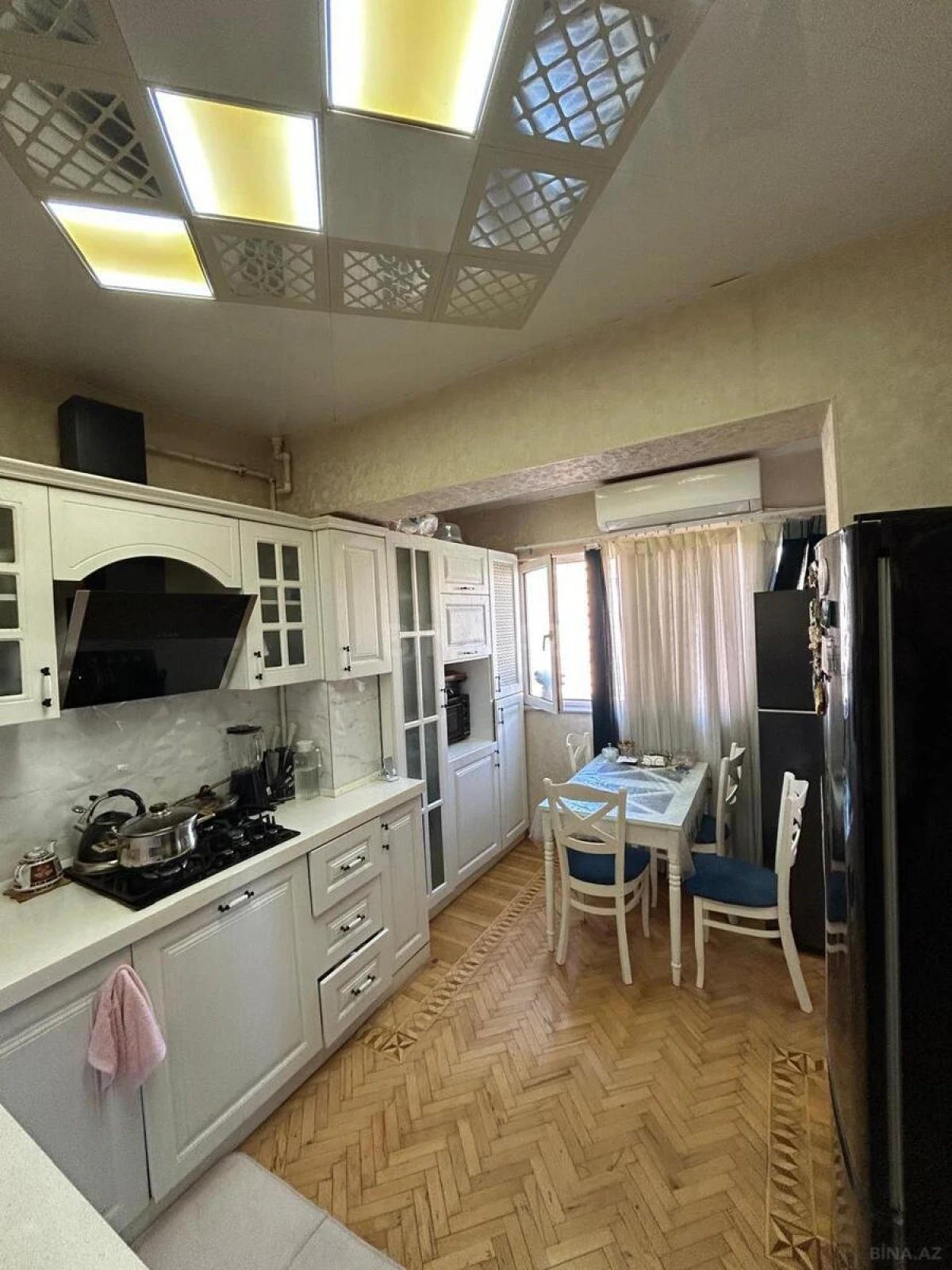 Satılır 4 otaqlı mənzil 100 m²