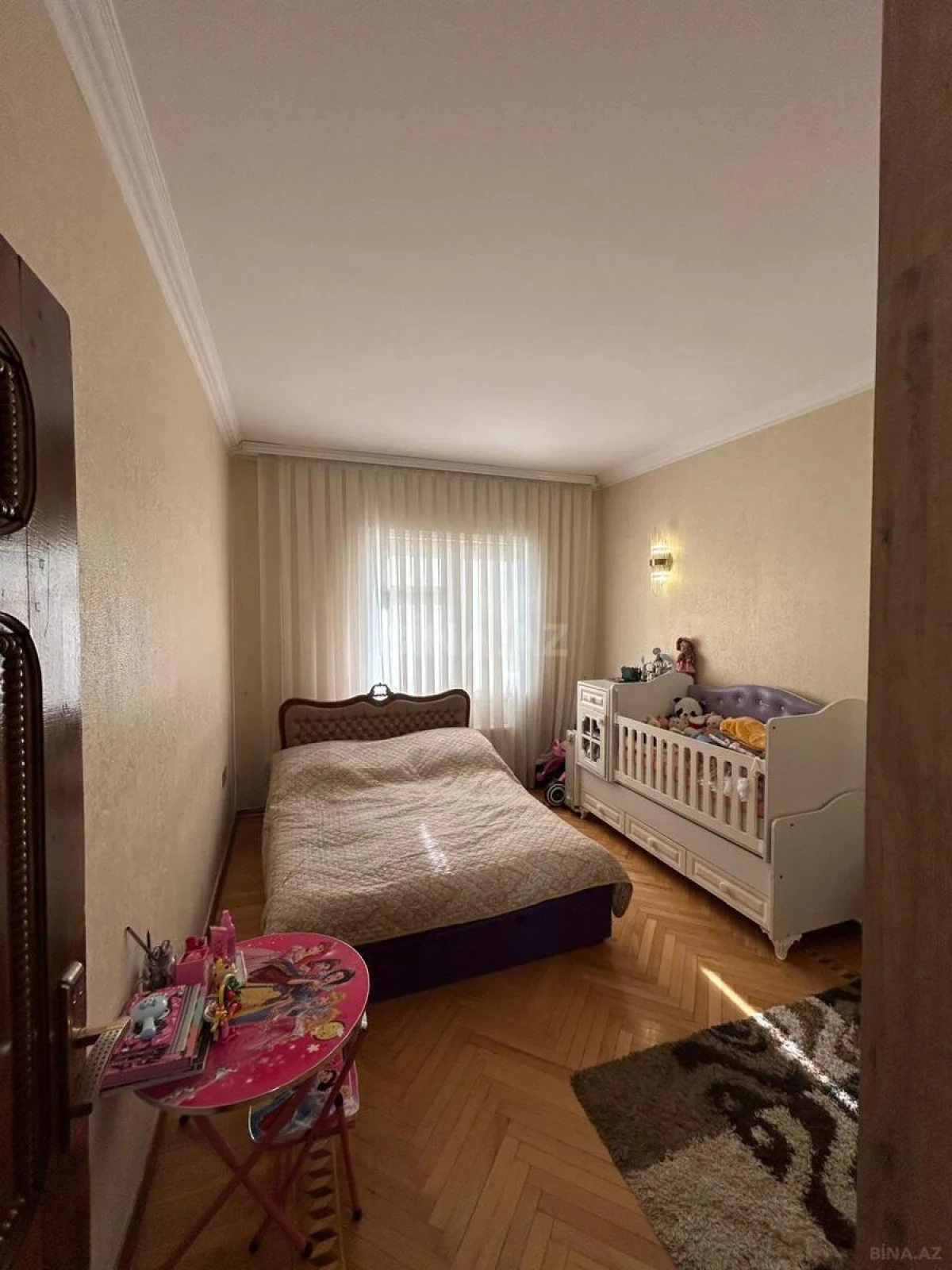 Satılır 4 otaqlı mənzil 100 m²