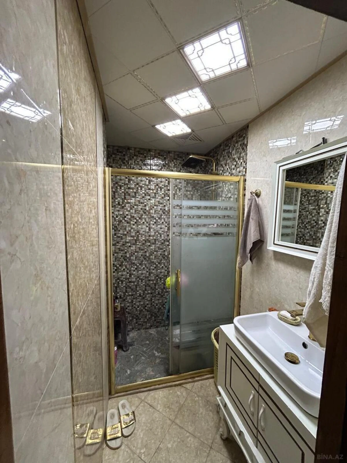 Satılır 4 otaqlı mənzil 100 m²