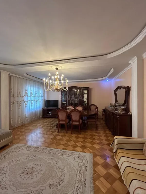 Satılır 4 otaqlı mənzil 100 m²