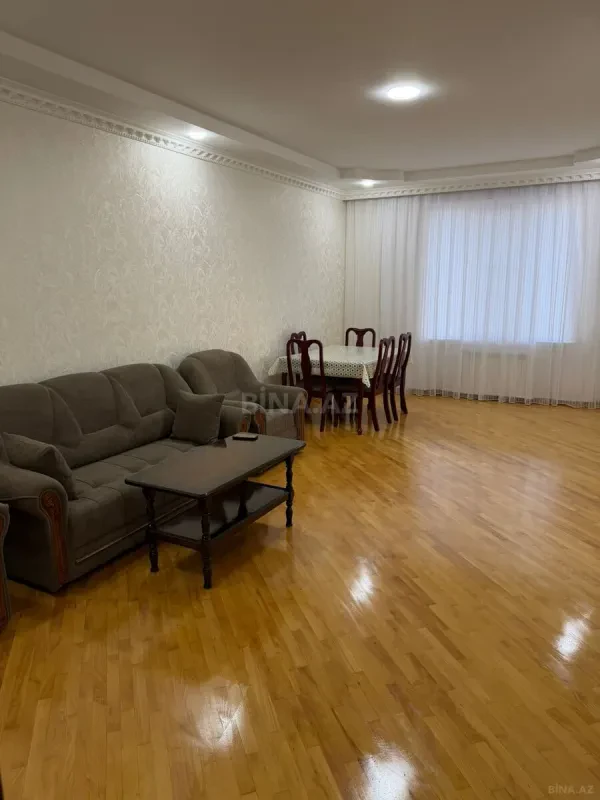 Kirayə verilir 2 otaqlı mənzil 90 m²