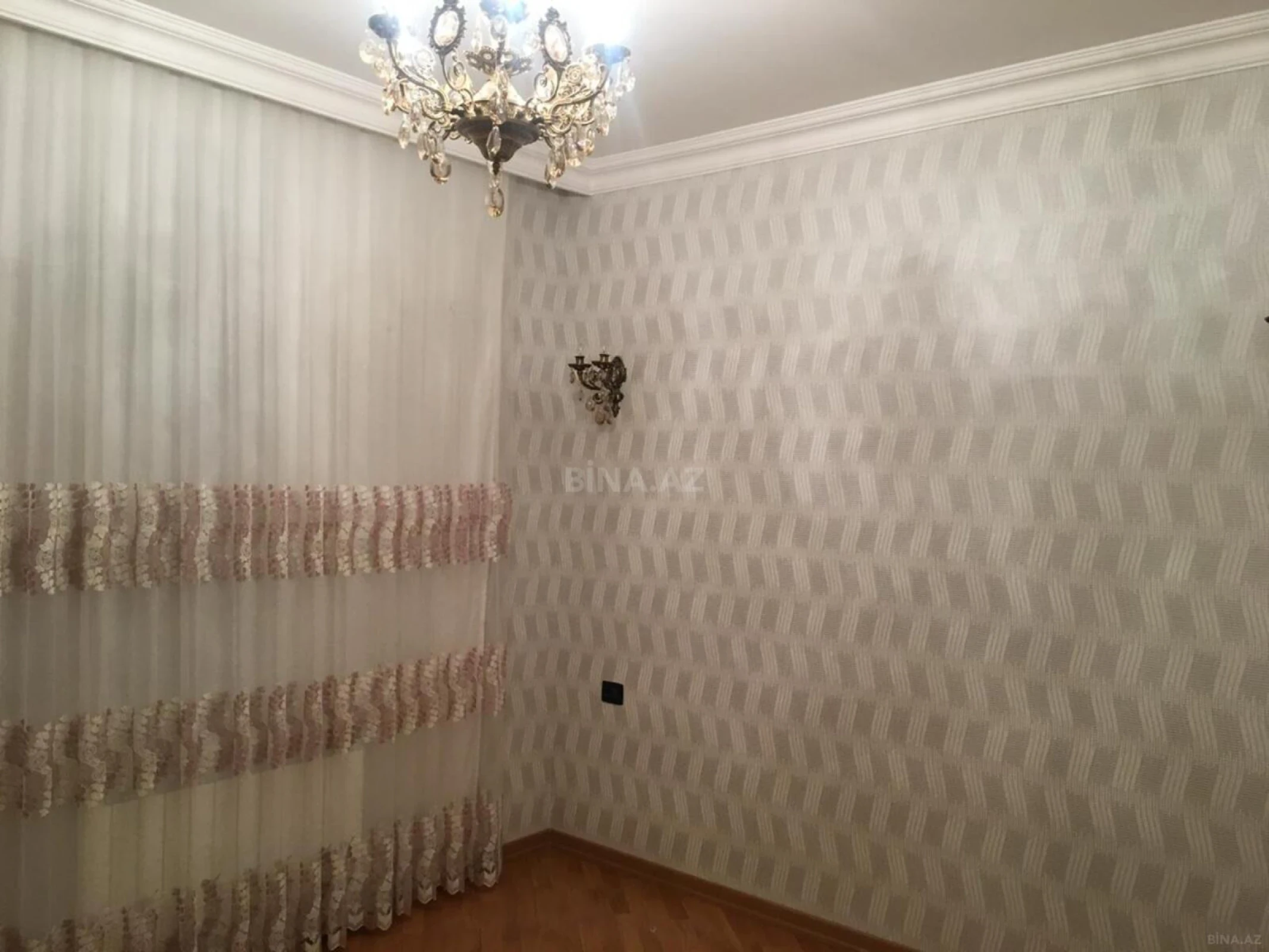Kirayə verilir 3 otaqlı mənzil 116 m²