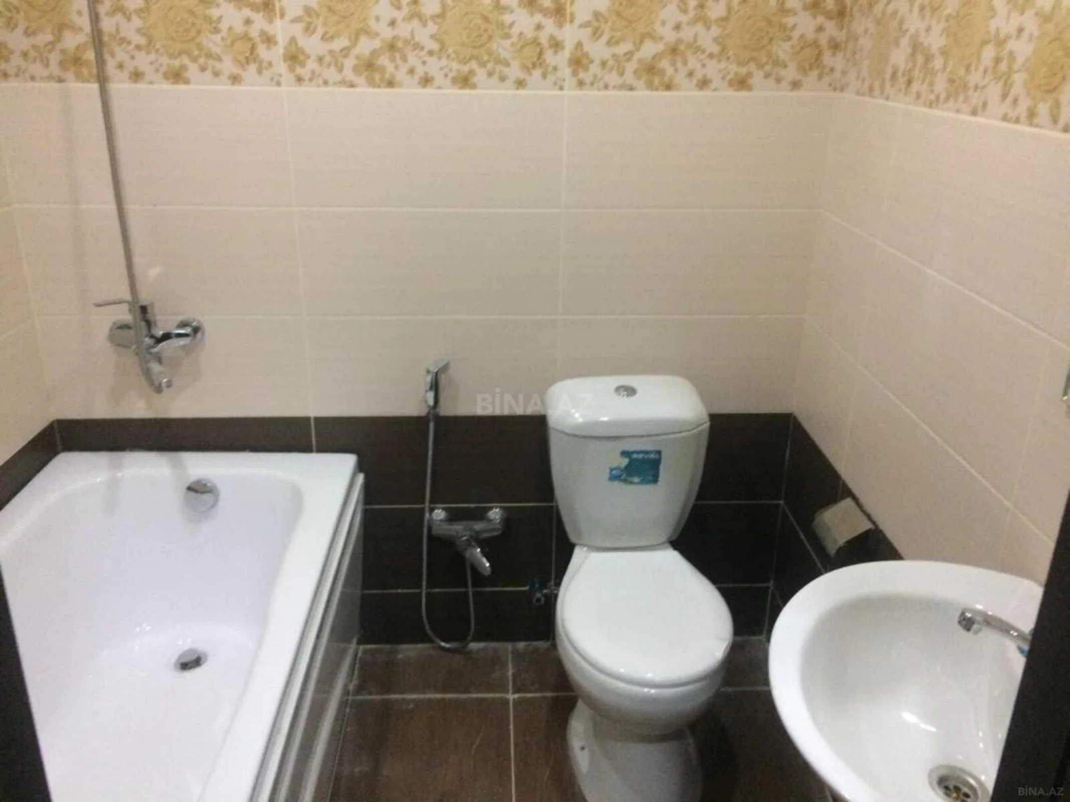 Satılır 4 otaqlı mənzil 94 m²