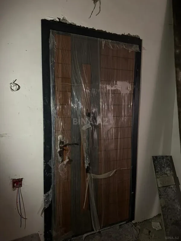 Satılır 3 otaqlı mənzil 130.5 m²