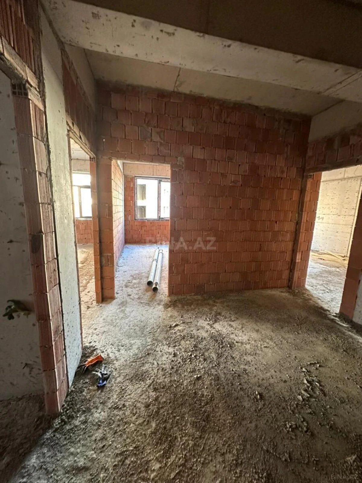 Satılır 3 otaqlı mənzil 130.5 m²