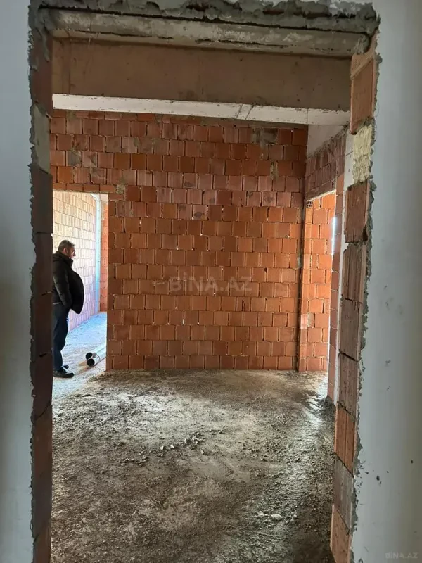 Satılır 3 otaqlı mənzil 130.5 m²