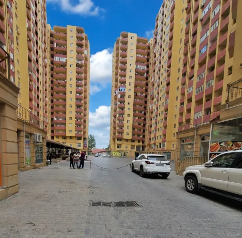Satılır 3 otaqlı mənzil 82 m²