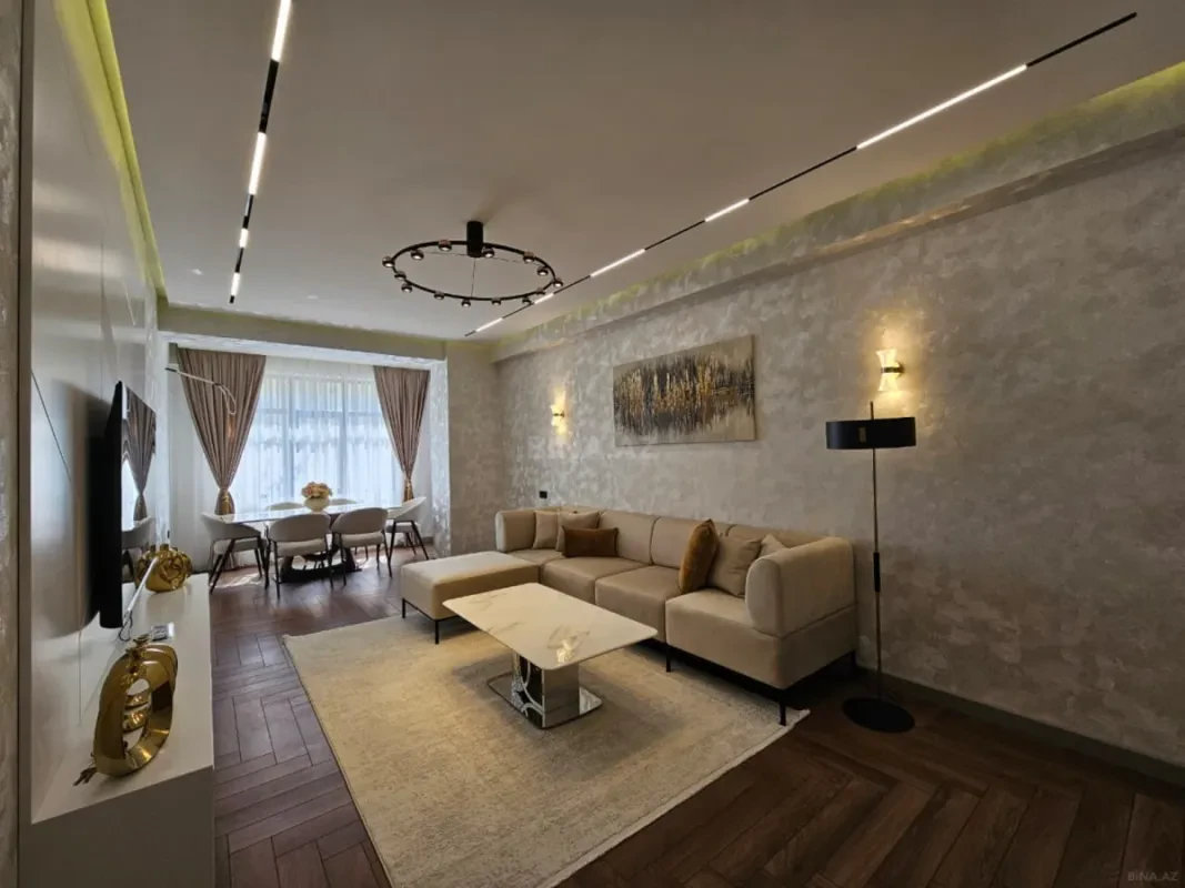 Satılır 4 otaqlı mənzil 142 m²