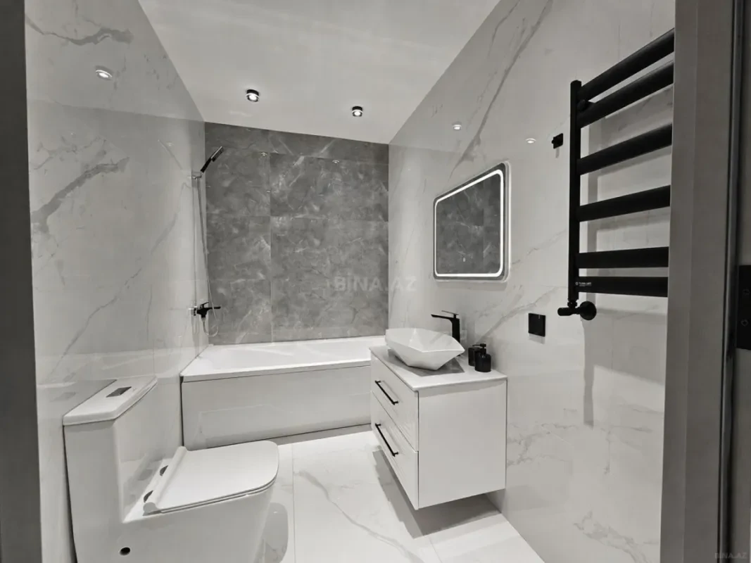 Satılır 4 otaqlı mənzil 120 m²