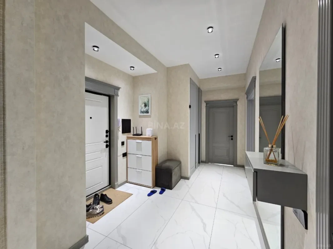 Satılır 4 otaqlı mənzil 120 m²