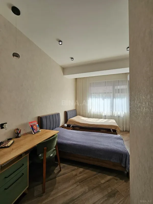 Satılır 4 otaqlı mənzil 120 m²