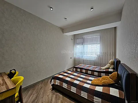 Satılır 4 otaqlı mənzil 120 m²