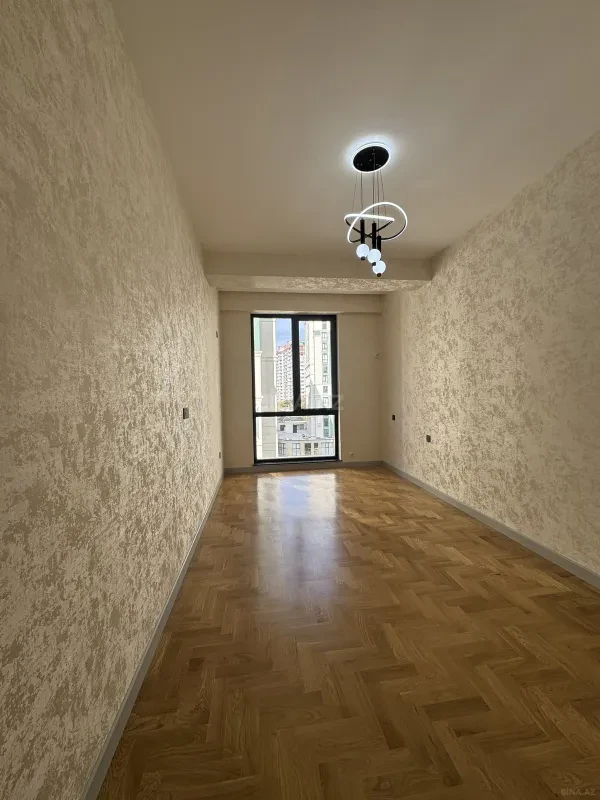 Satılır 4 otaqlı mənzil 117 m²