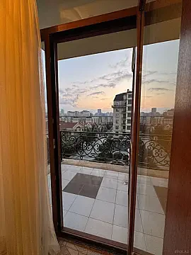 Kirayə verilir 3 otaqlı mənzil 145 m²