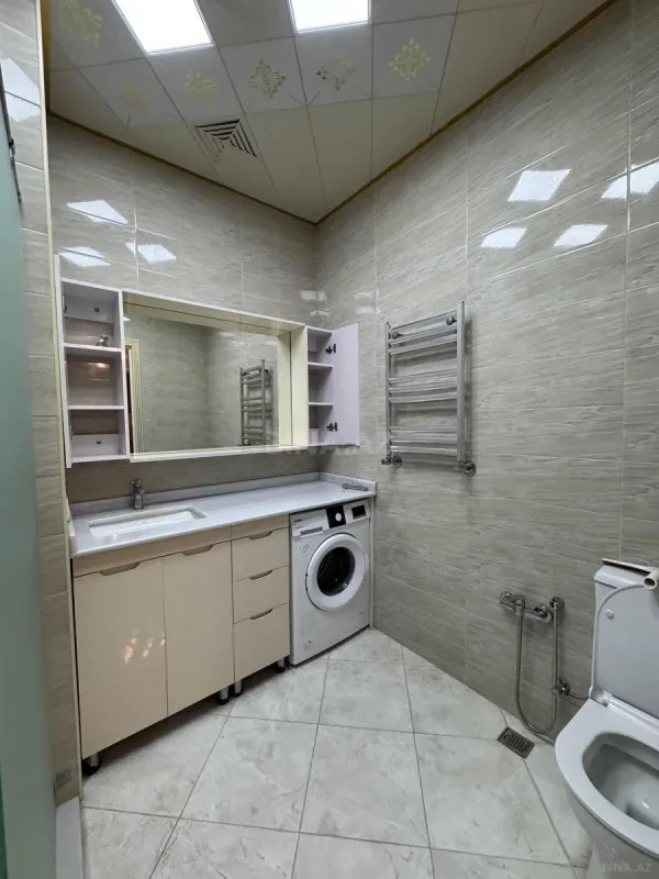 Kirayə verilir 3 otaqlı mənzil 145 m²