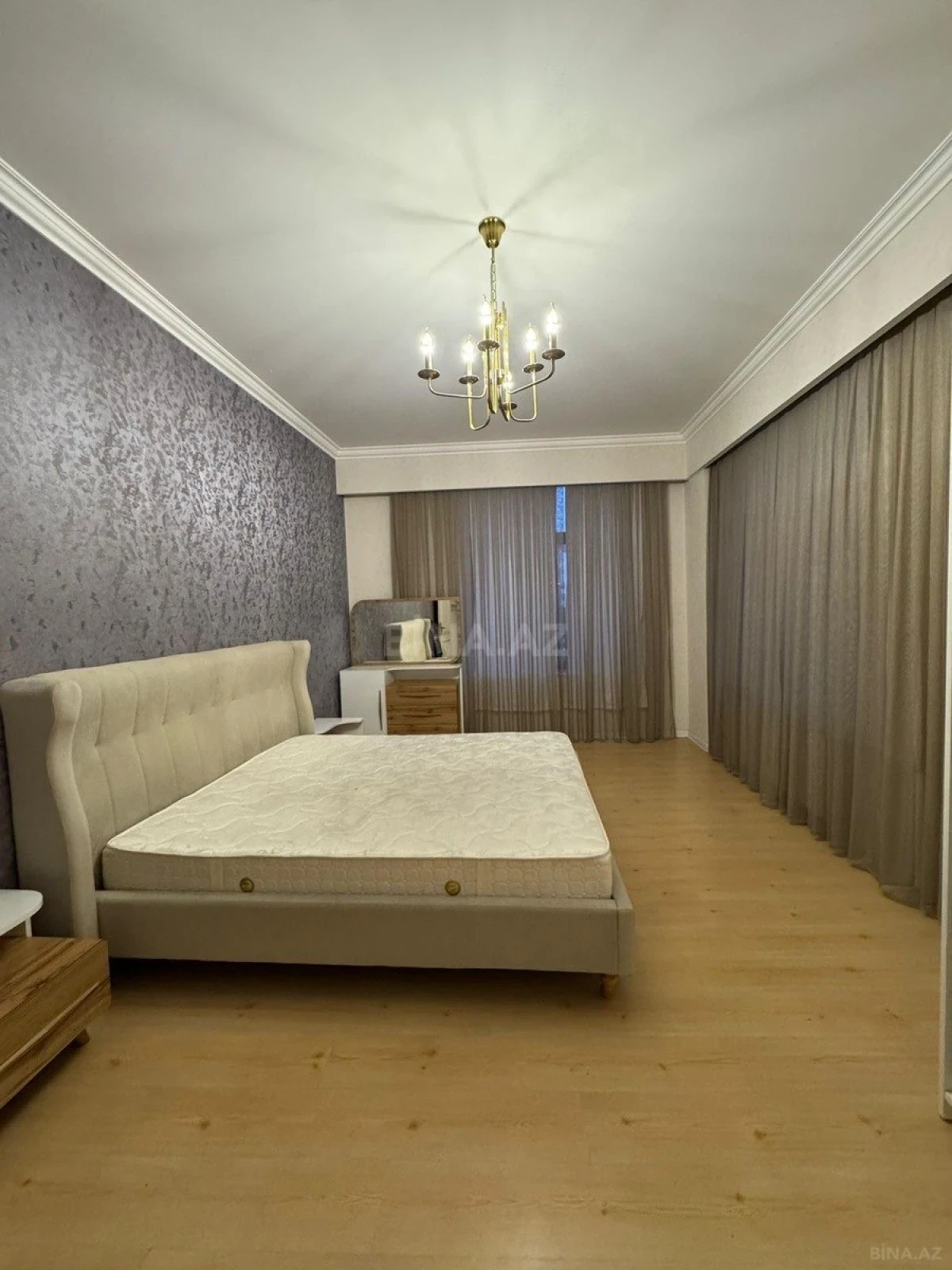 Kirayə verilir 3 otaqlı mənzil 145 m²
