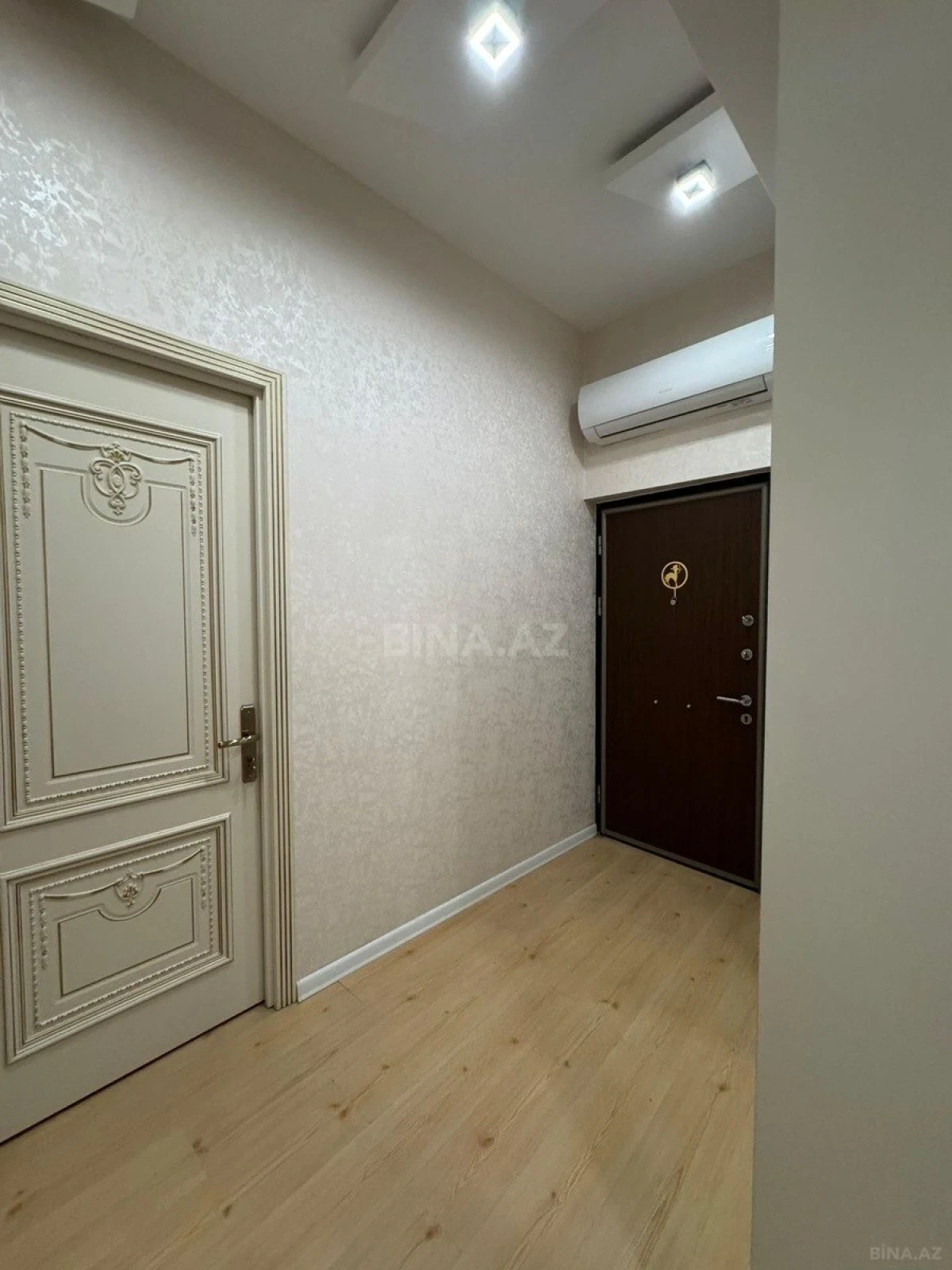 Kirayə verilir 3 otaqlı mənzil 145 m²