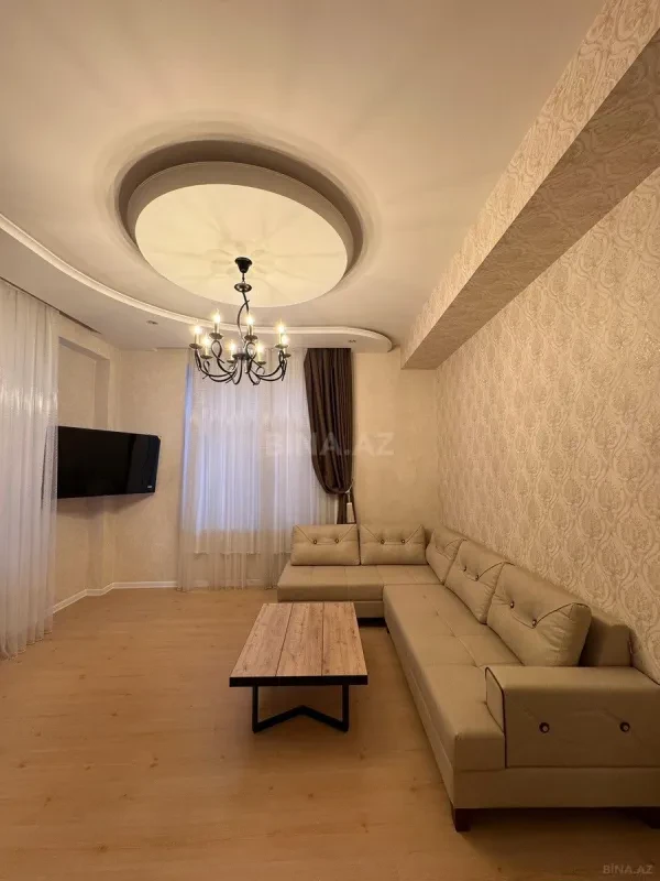 Kirayə verilir 3 otaqlı mənzil 145 m²