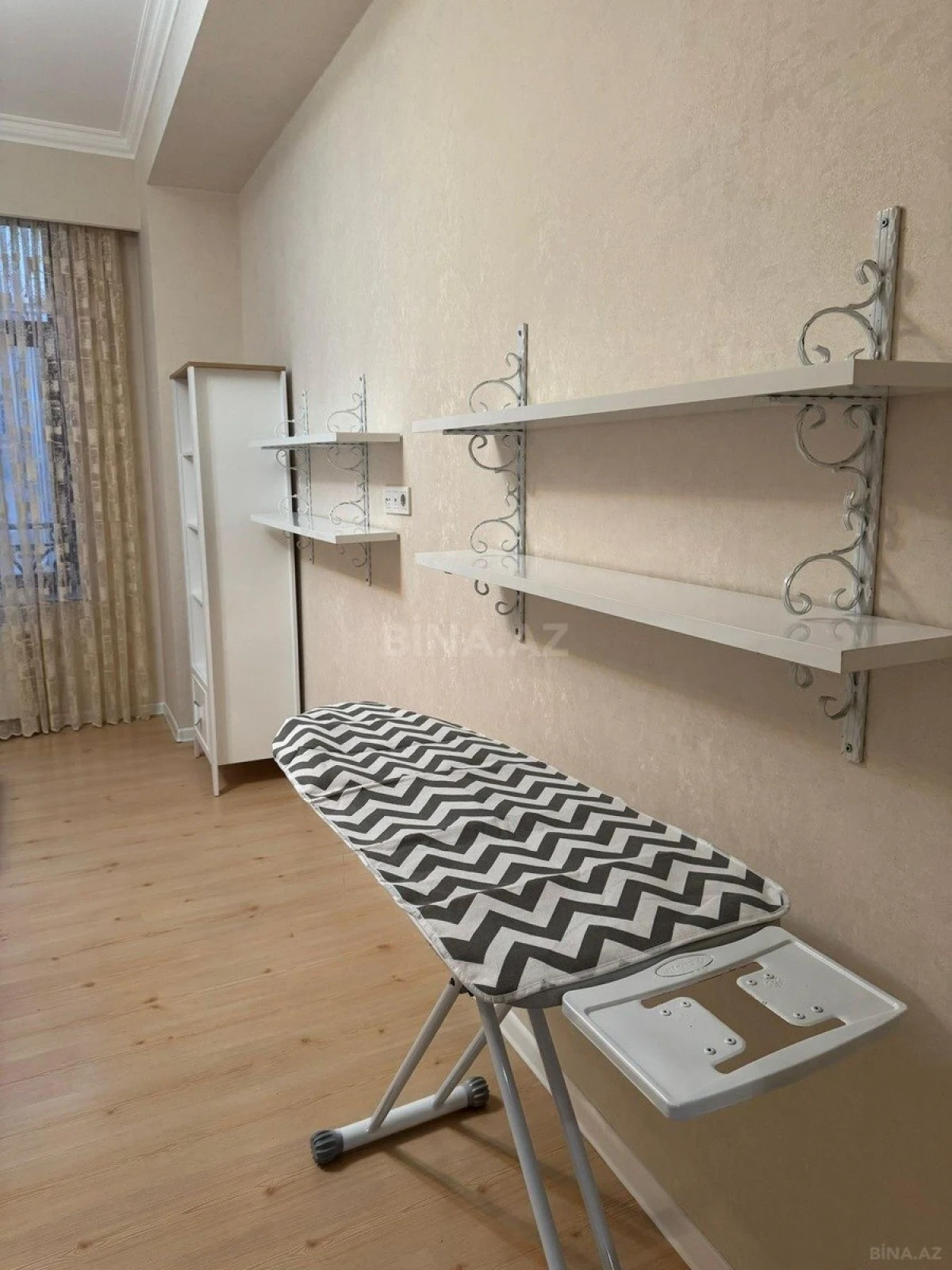 Kirayə verilir 3 otaqlı mənzil 145 m²