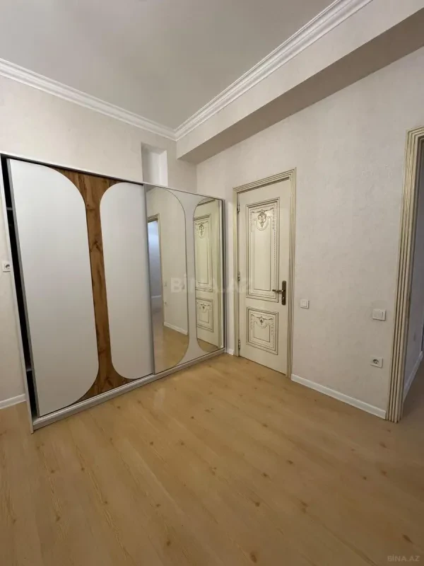 Kirayə verilir 3 otaqlı mənzil 145 m²