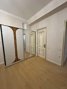 Kirayə verilir 3 otaqlı mənzil 145 m²
