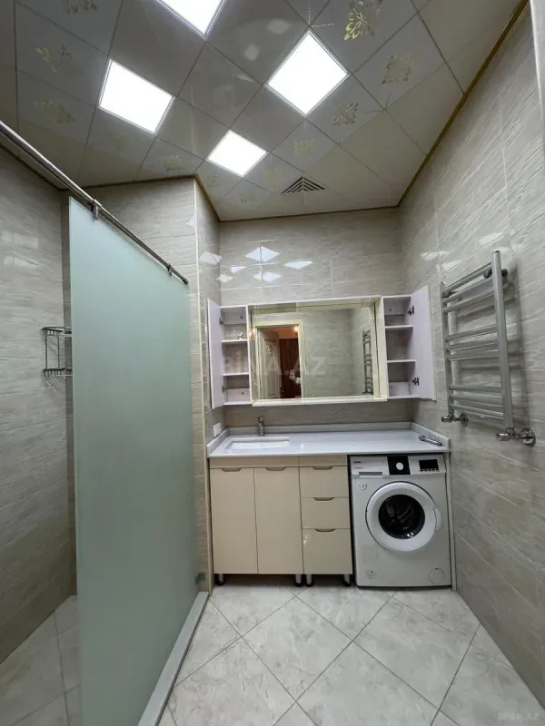 Kirayə verilir 3 otaqlı mənzil 145 m²