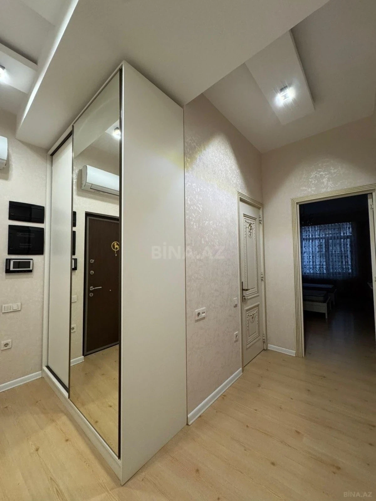 Kirayə verilir 3 otaqlı mənzil 145 m²