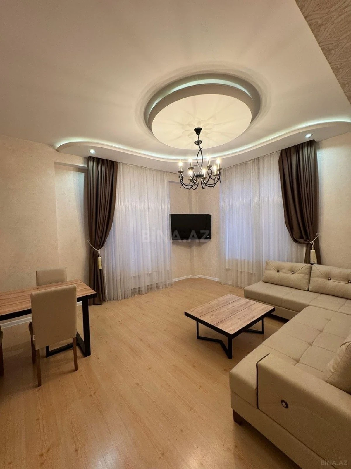 Kirayə verilir 3 otaqlı mənzil 145 m²