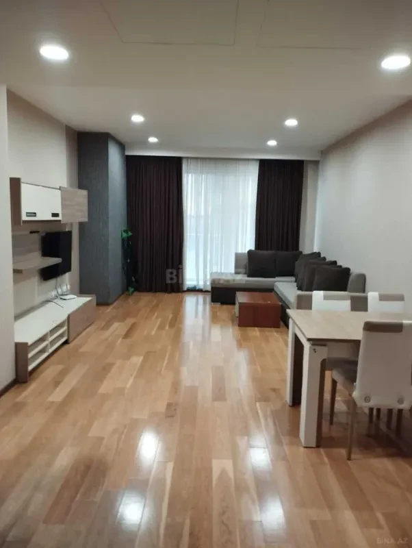 Kirayə verilir 3 otaqlı mənzil 110 m²