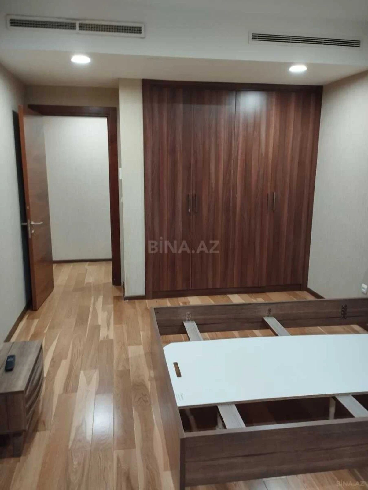 Kirayə verilir 3 otaqlı mənzil 110 m²
