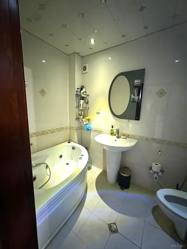 Satılır 4 otaqlı mənzil 100 m²