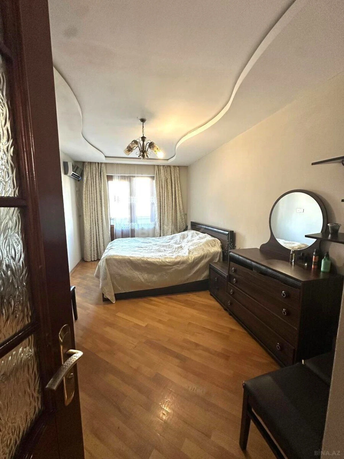 Satılır 4 otaqlı mənzil 100 m²