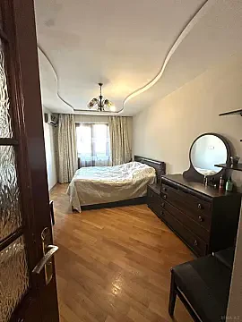 Satılır 4 otaqlı mənzil 100 m²