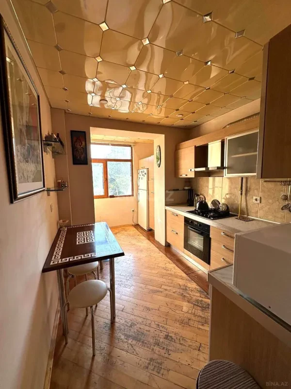 Satılır 4 otaqlı mənzil 100 m²