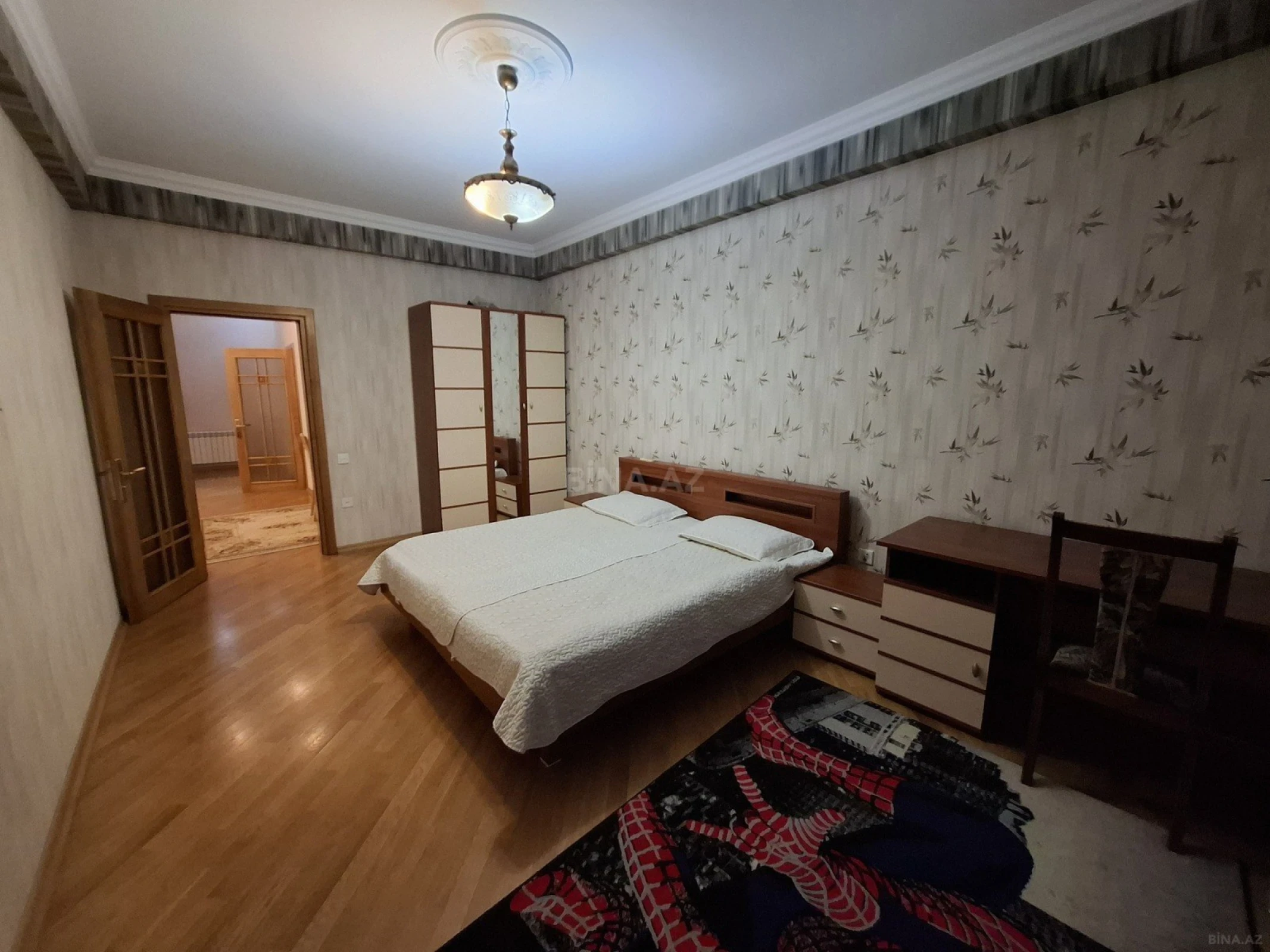 Kirayə verilir 3 otaqlı mənzil 140 m²