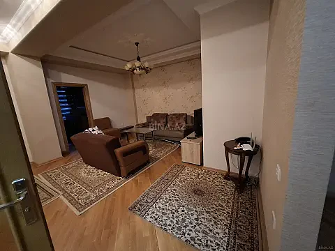Kirayə verilir 3 otaqlı mənzil 140 m²
