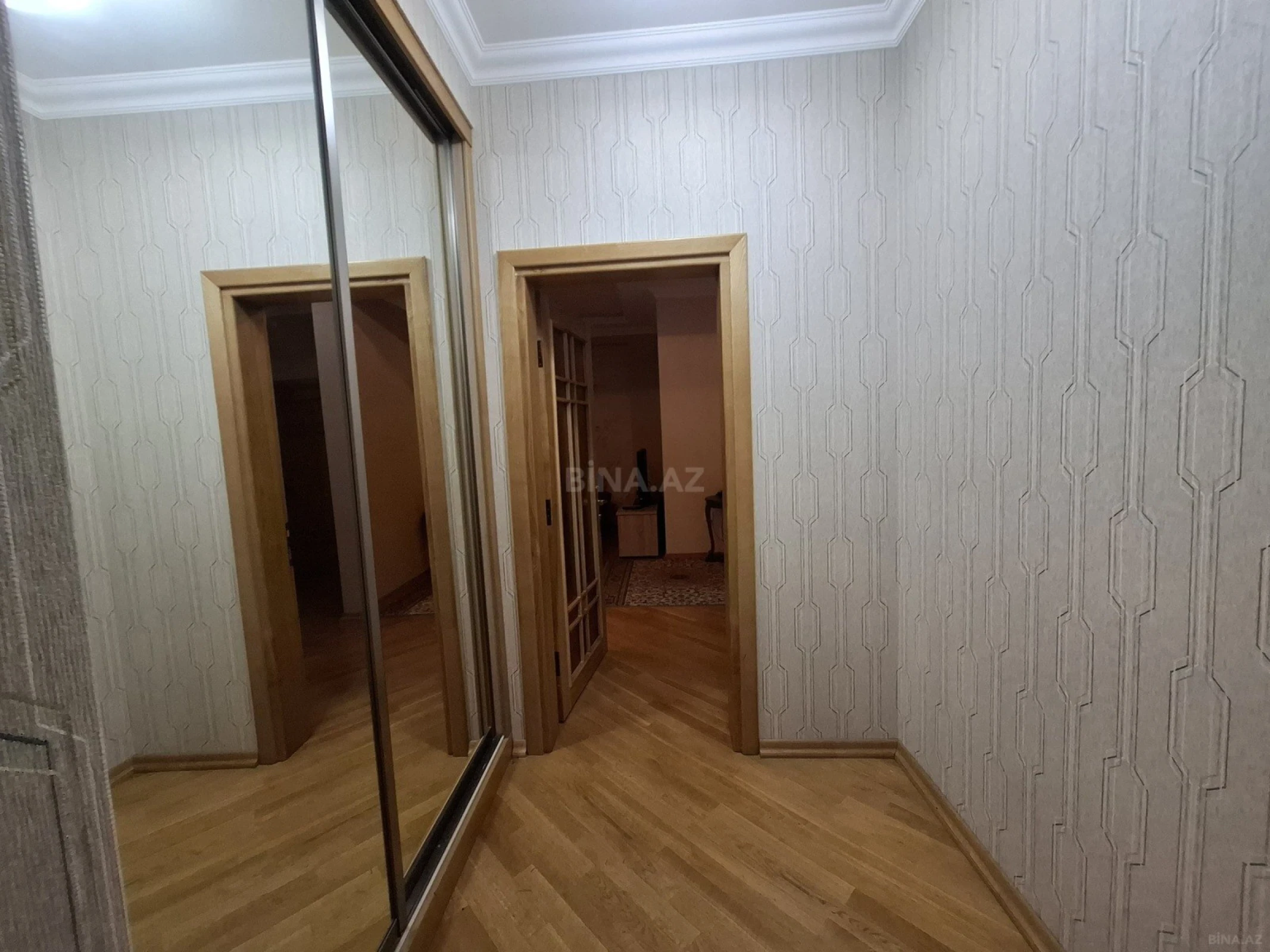 Kirayə verilir 3 otaqlı mənzil 140 m²