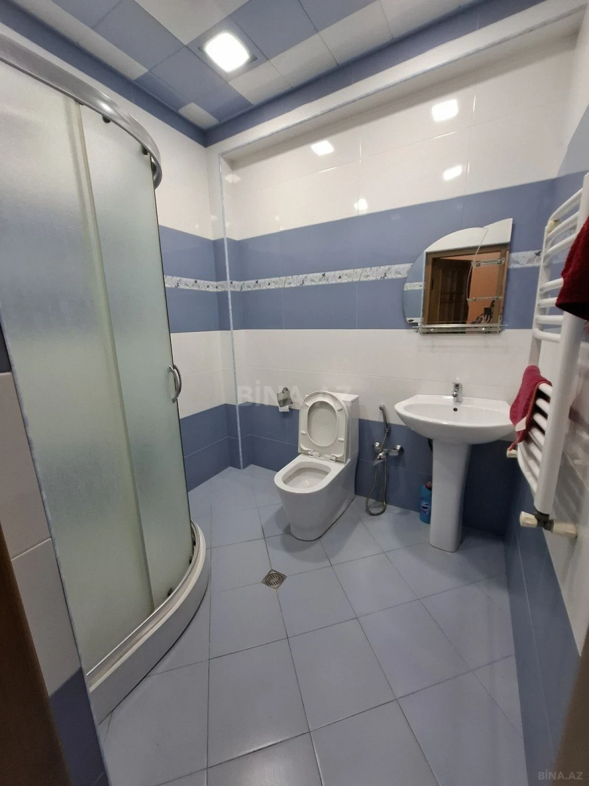 Kirayə verilir 3 otaqlı mənzil 140 m²