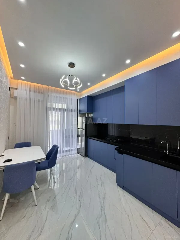 Kirayə verilir 3 otaqlı mənzil 105 m²