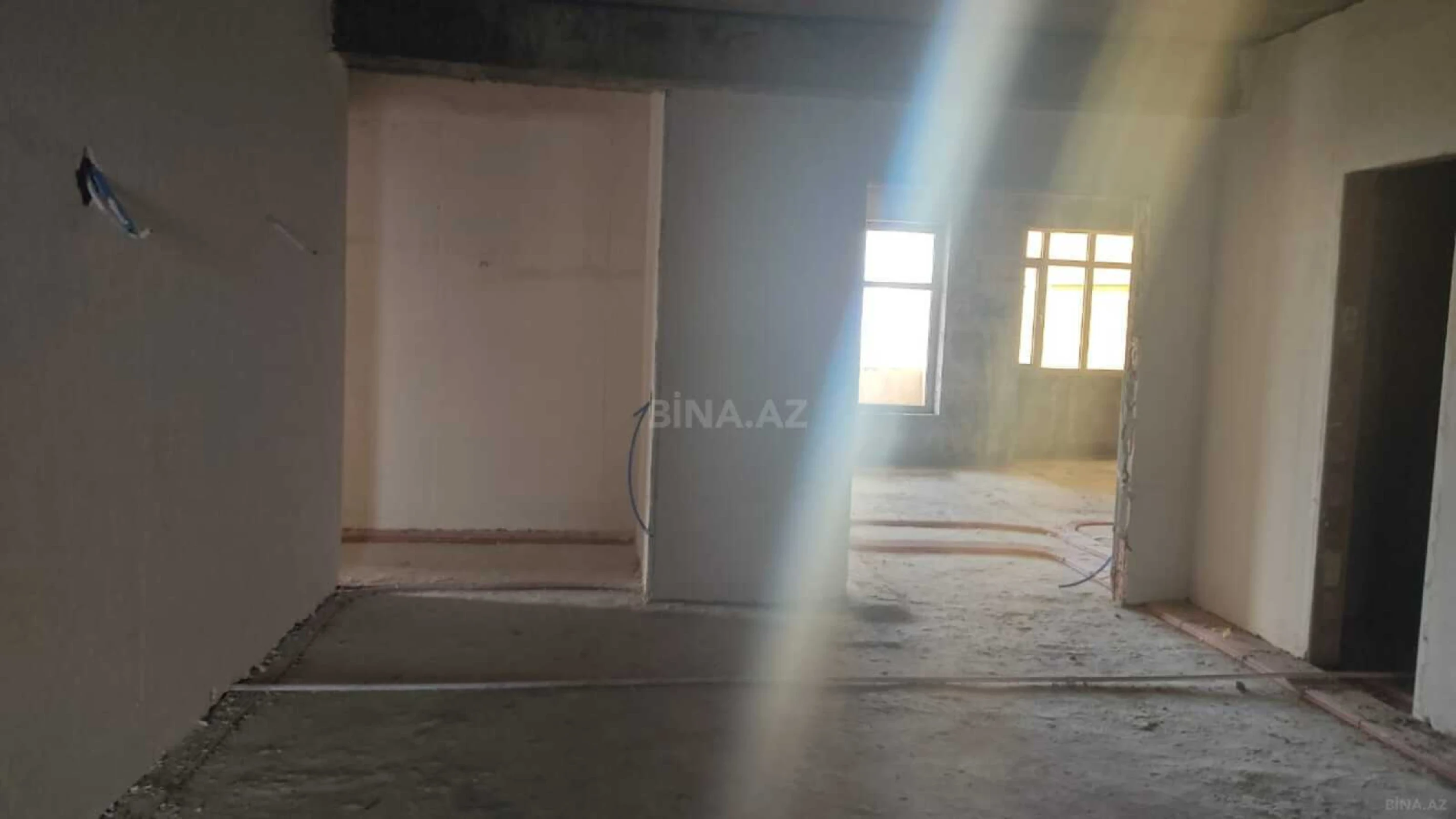 Satılır 4 otaqlı mənzil 188 m²
