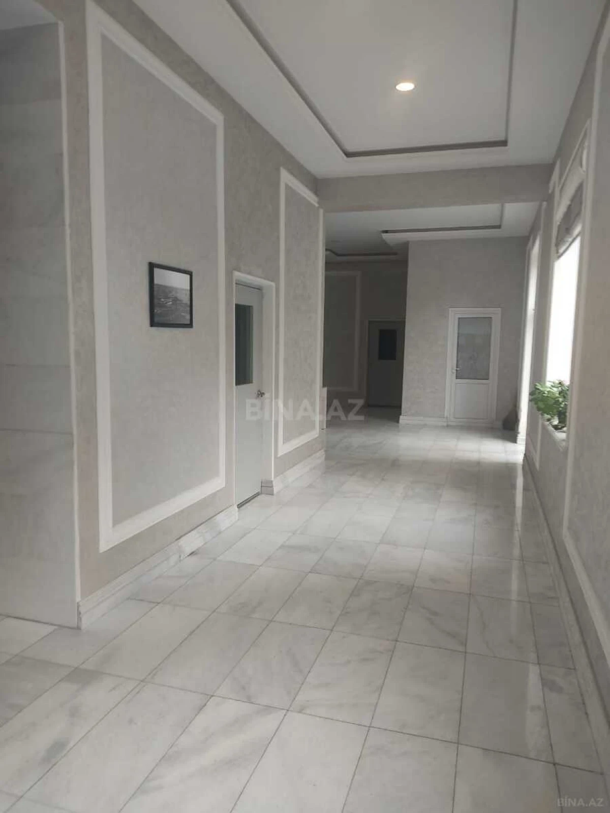Satılır 4 otaqlı mənzil 188 m²