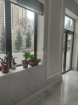Satılır 4 otaqlı mənzil 188 m²