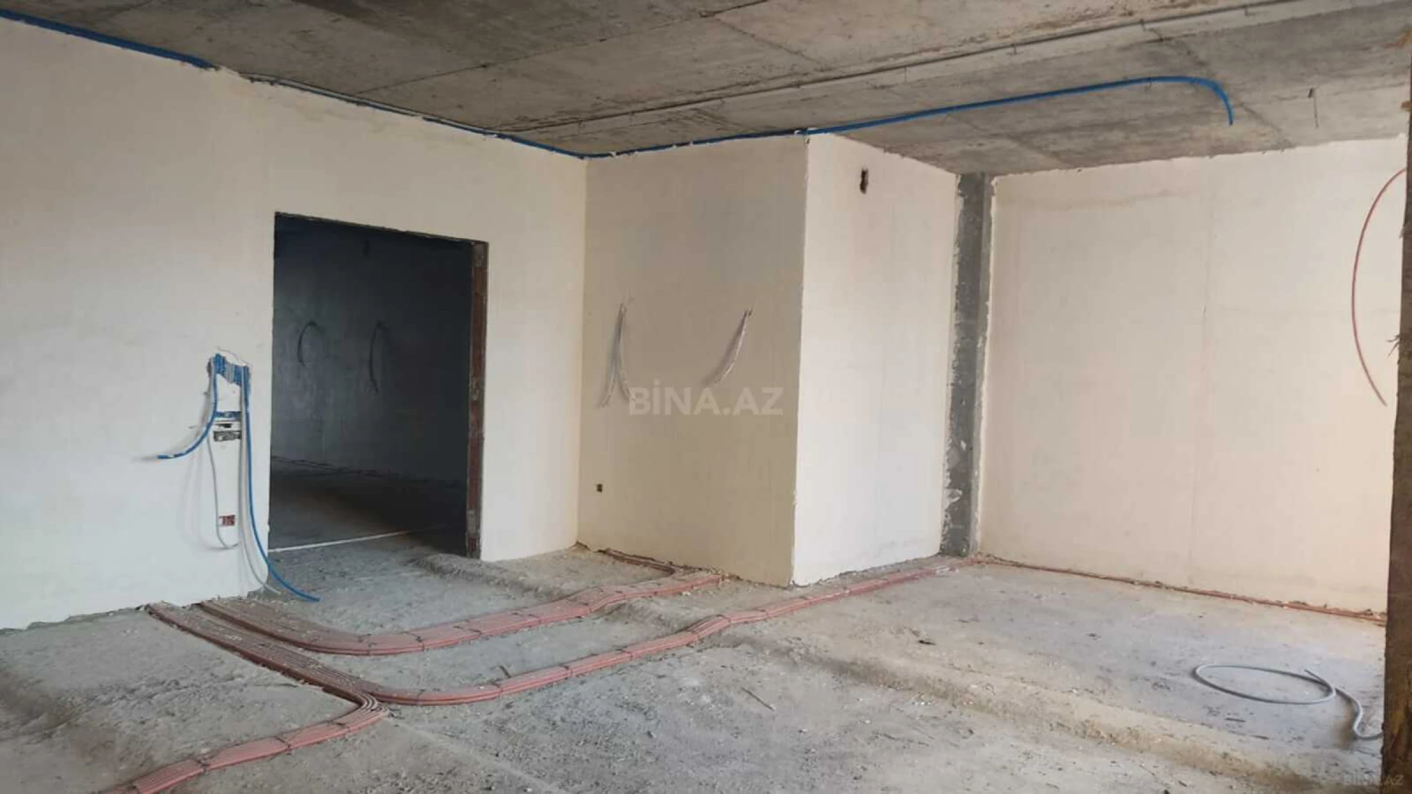 Satılır 4 otaqlı mənzil 188 m²