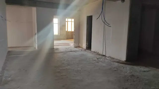 Satılır 4 otaqlı mənzil 188 m²