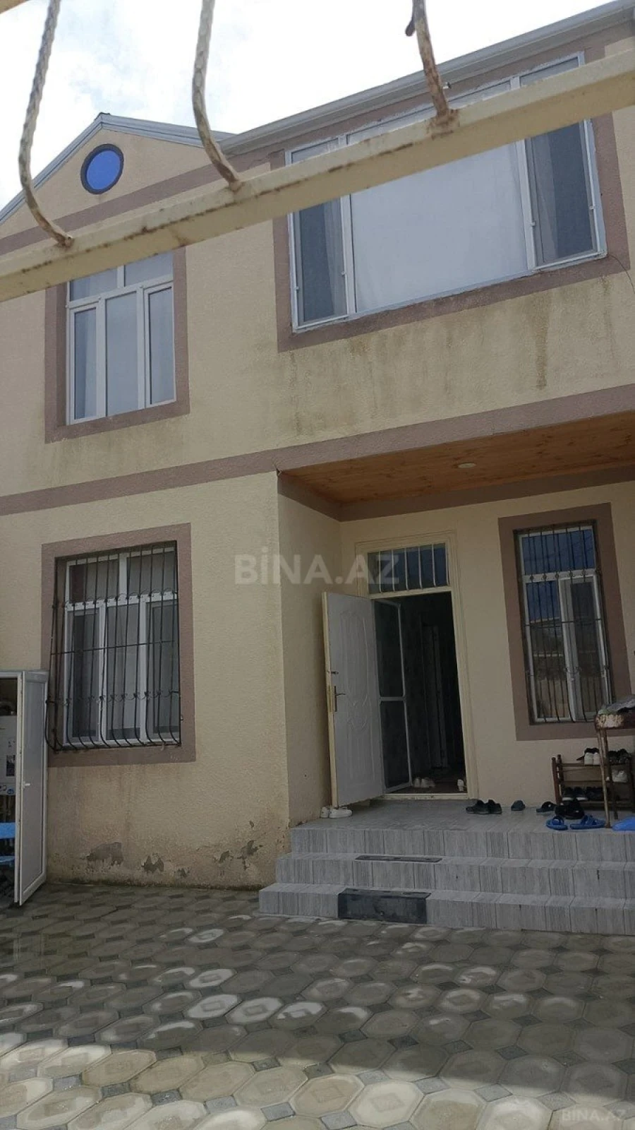 Satılır 6 otaqlı həyət evi 140 m²