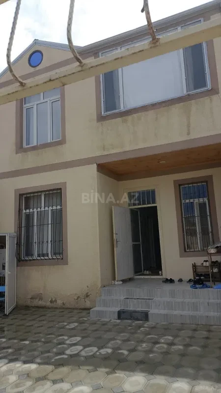 Satılır 6 otaqlı həyət evi 140 m²