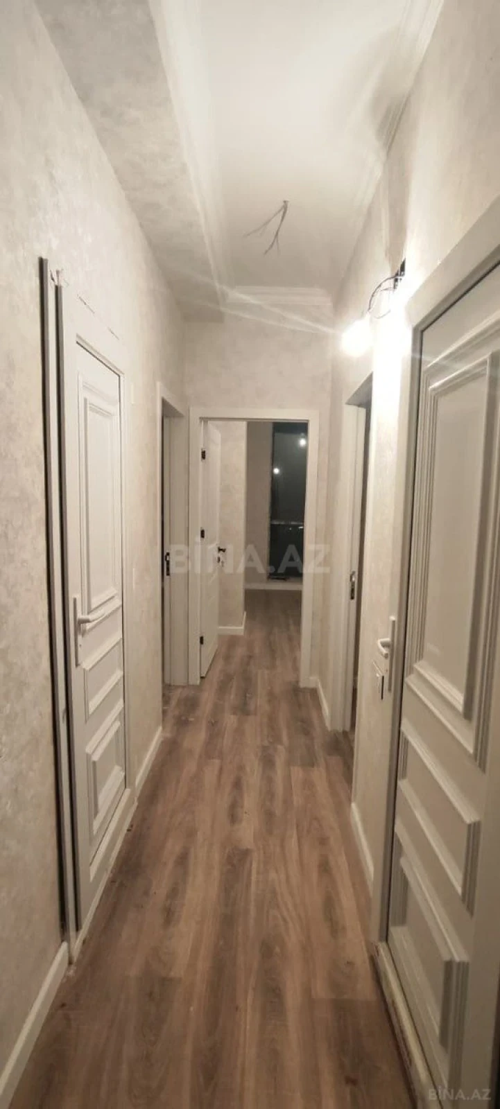 Satılır 2 otaqlı mənzil 74 m²